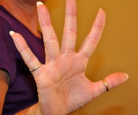 open_hand_and_extend_the_fingers